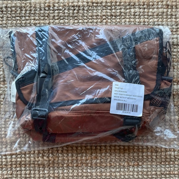 NEW Free People Move With It Messenger Bag - Picture 7 of 16